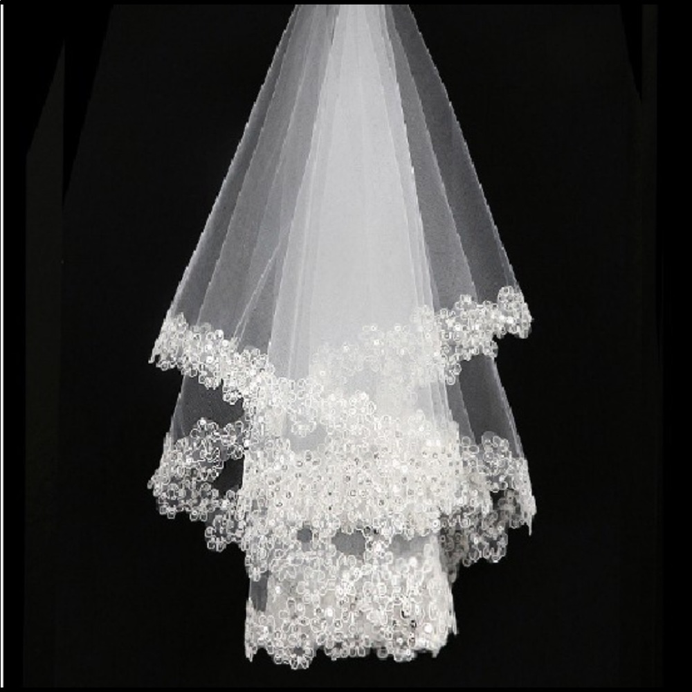 Brand new long wedding veil
